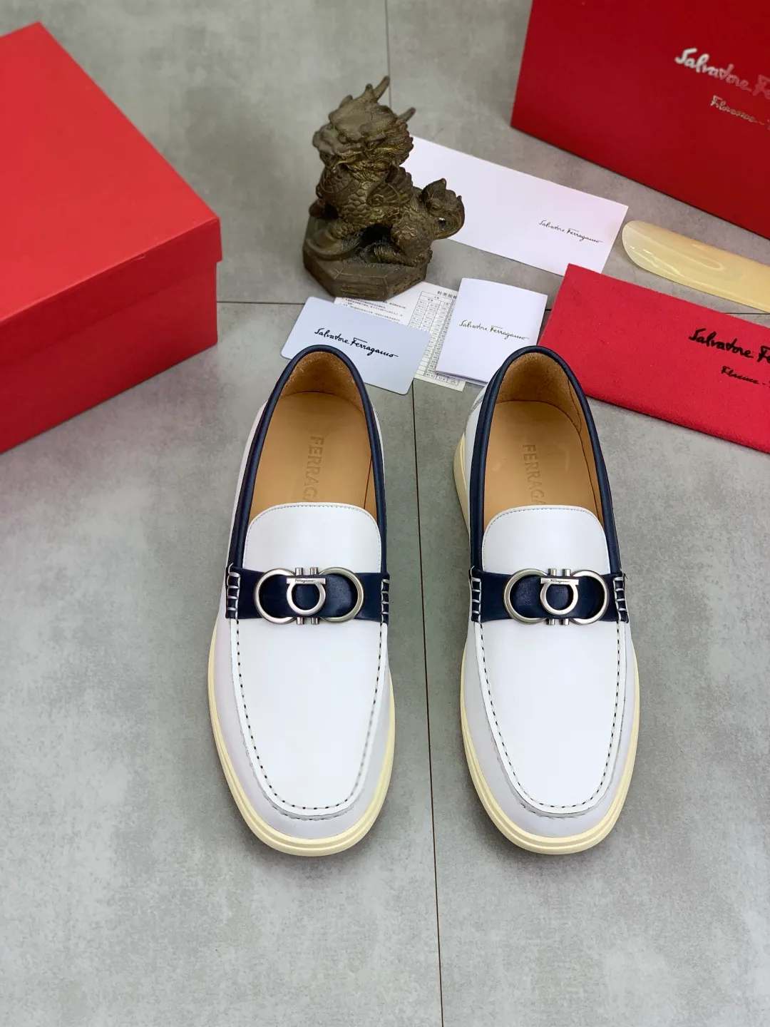 Men's Men's Shoes 💰P580💰[New Style] Water-dyed Niuli 🆘[Salvatore Ferragamo] Ferragamo's latest casual business leather shoes for men! Listed simultaneously! The fabric is made of specially imported original pebbled calfskin, and the lining is made of imported water-dyed cowhide. It is absolutely luxurious and leads the fashion trend. Matching code: 38-44 (45 and 46 can be customized) Black, brown and burgundy colors available